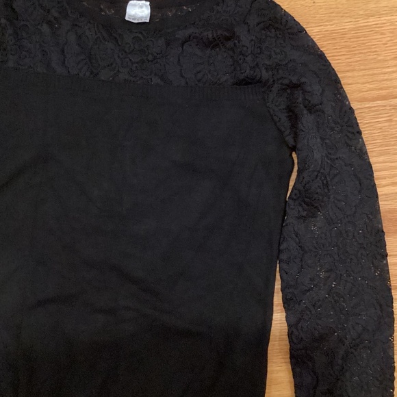 Large Black Lace Sweater - Picture 3 of 4